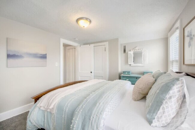 Building Photo - 3576 Portage Point Blvd