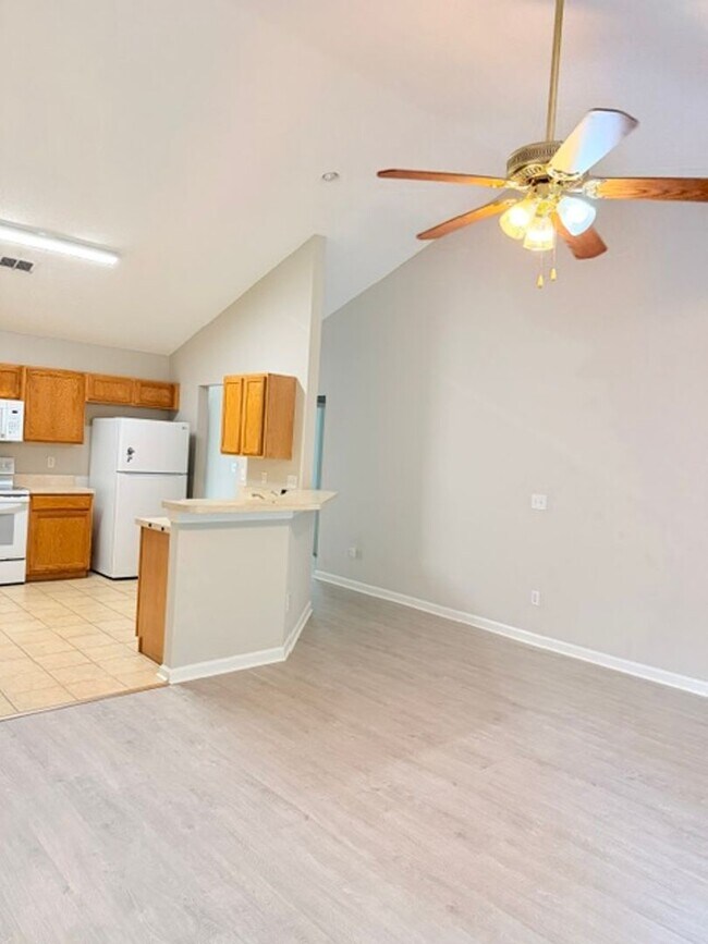 Building Photo - 25 Ryarbor Dr