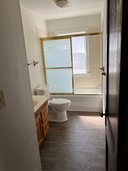 Building Photo - 524 Avenue D