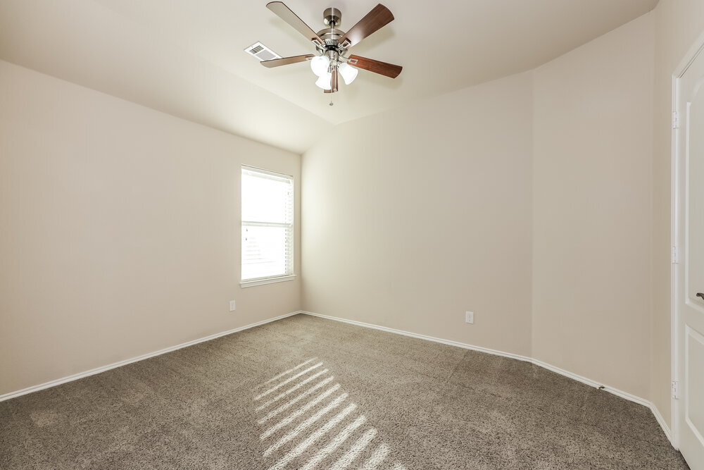 Building Photo - 409 Roundrock Ln