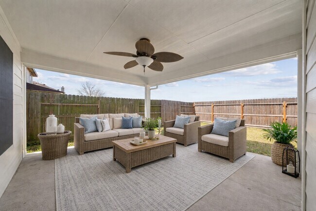 Building Photo - 5811 Vineyard Hill Dr