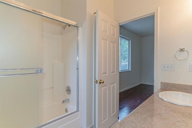 Building Photo - 1727 Wingfoot Dr
