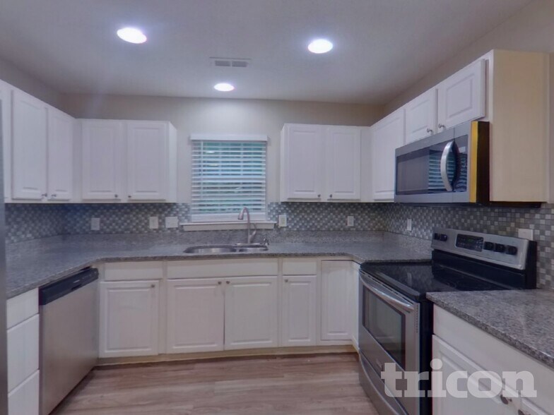 Building Photo - 474 Brighton Woods Dr