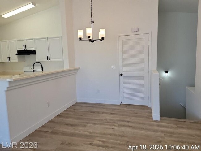 Building Photo - FANTASTIC SOUTHWEST TOWNHOME IN A GATED COMMUNITY!