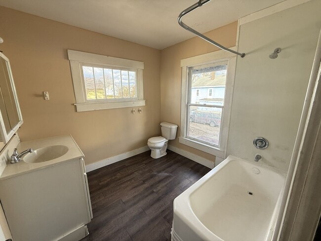 Building Photo - Very large 4 bedroom home for rent - Canton NW