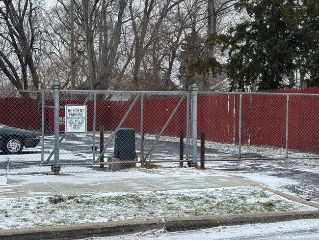 Building Photo - 15800 Hubbell Ave