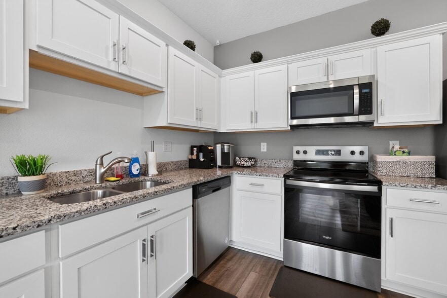 Building Photo - Beacon at Arbours Townhomes