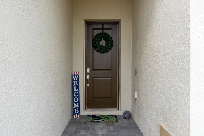 Building Photo - 3 Bedrooms | 2 Bathrooms | 2-Car Garage | Biscayne Landing – Gated Community