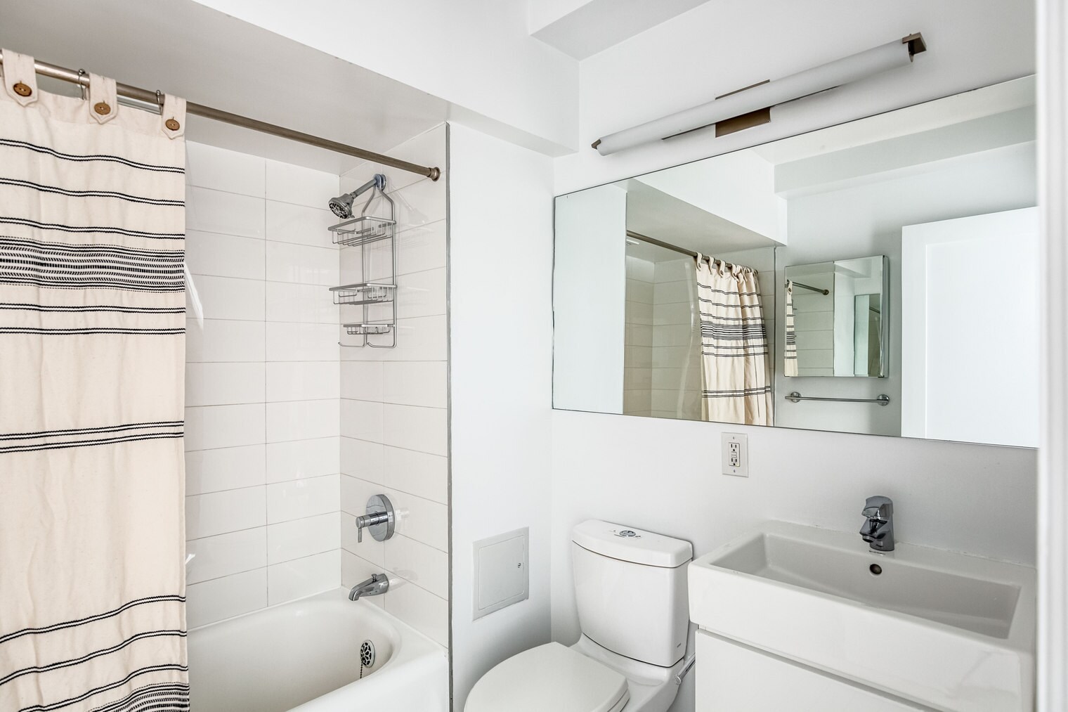 Building Photo - 400 E 57th St