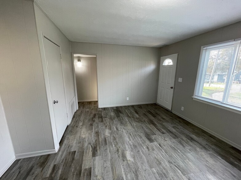 Building Photo - 3905 Burdette St