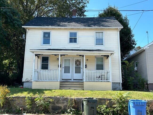 Primary Photo - 164 Central Ave