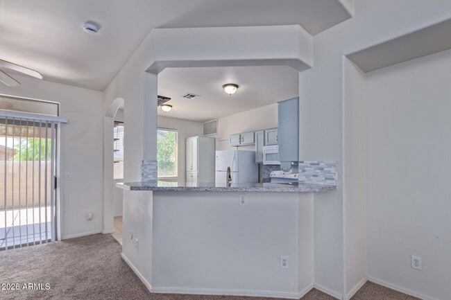 Building Photo - 14307 W Lexington Ave