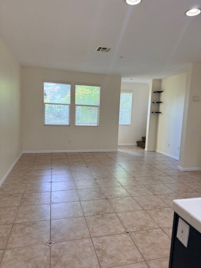 Building Photo - Eastlake Vistas condo available now