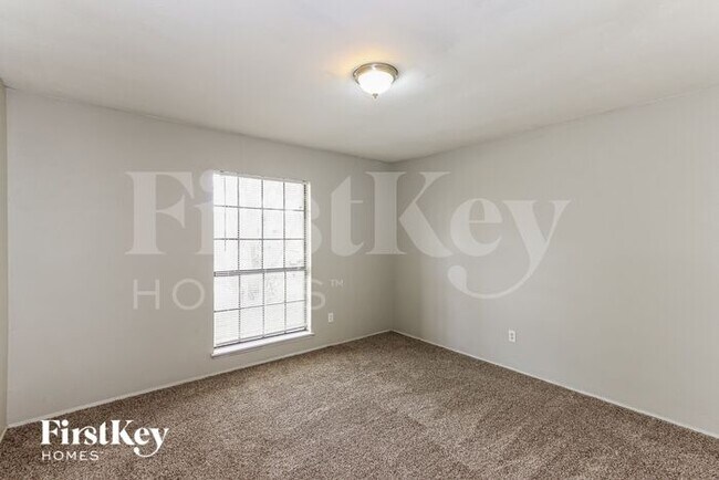 Building Photo - 3537 Rockcrest Dr