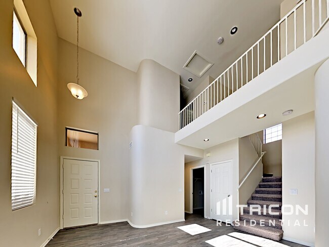 Building Photo - 10508 W Coronado Rd