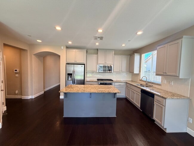 Building Photo - 1587 Manzanita Way