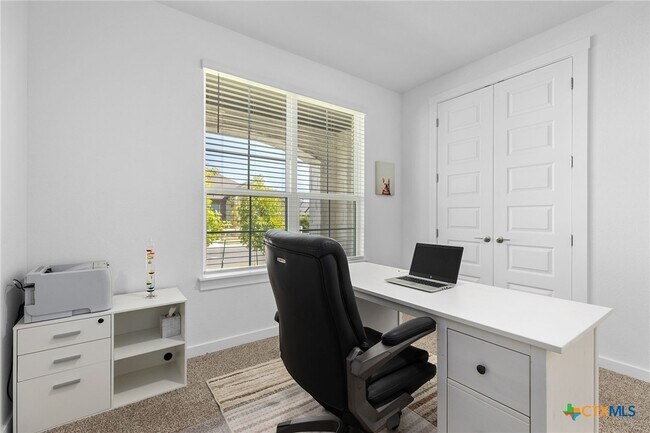 Building Photo - 2132 Magnolia Hl Dr