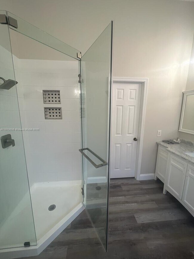 Building Photo - 1342 Crossbill Ct