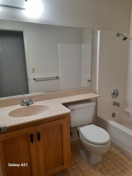 Building Photo - 316 Harvest Ln