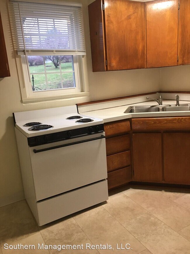 1 br, 1 bath House 35 N Main St. 1st flo... 35 N Main St Loganville