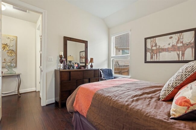 Building Photo - 8500 Echo Shore Cove