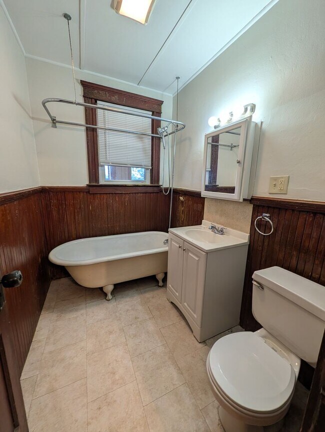 Building Photo - 18-20 Green Street