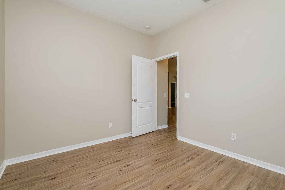 Building Photo - 18211 Hollyhills Way