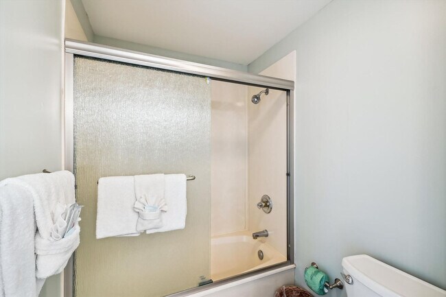 Building Photo - 8715 Surf Dr