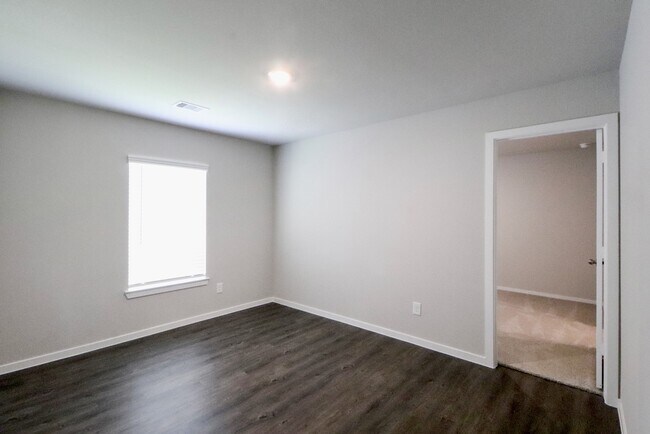 Building Photo - 17327 Ridge Dr