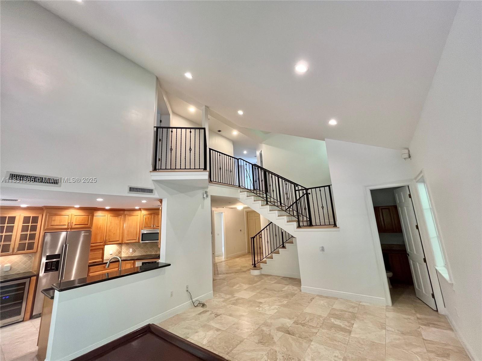 Building Photo - 4110 Pamona Ave