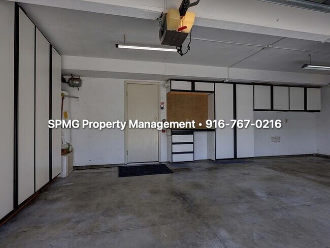 Building Photo - Beautiful 4BR/3BA Home in Rocklin 3-Car Garage & Low-Maintenance Backyard