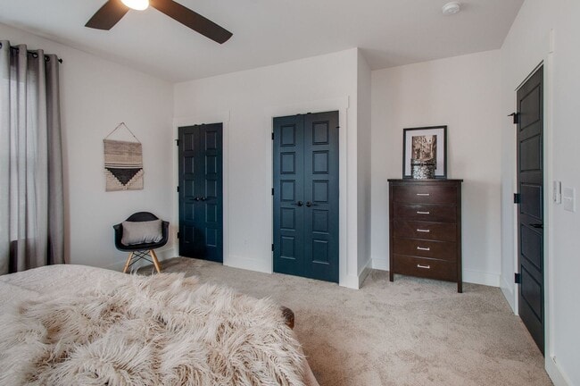 Building Photo - Amazing Location - 3 Bed, 2.5 Bath w/ Vaulted Ceilings and Covered Deck