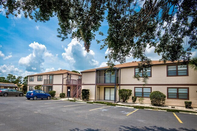 Primary Photo - IDEAL CENTRAL LOCATION IN PORT CHARLOTTE