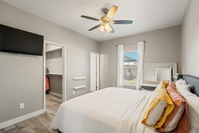 Building Photo - 406 Mountain View Dr