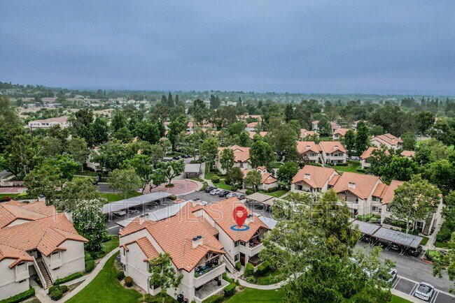 Building Photo - 8331 Vineyard Ave