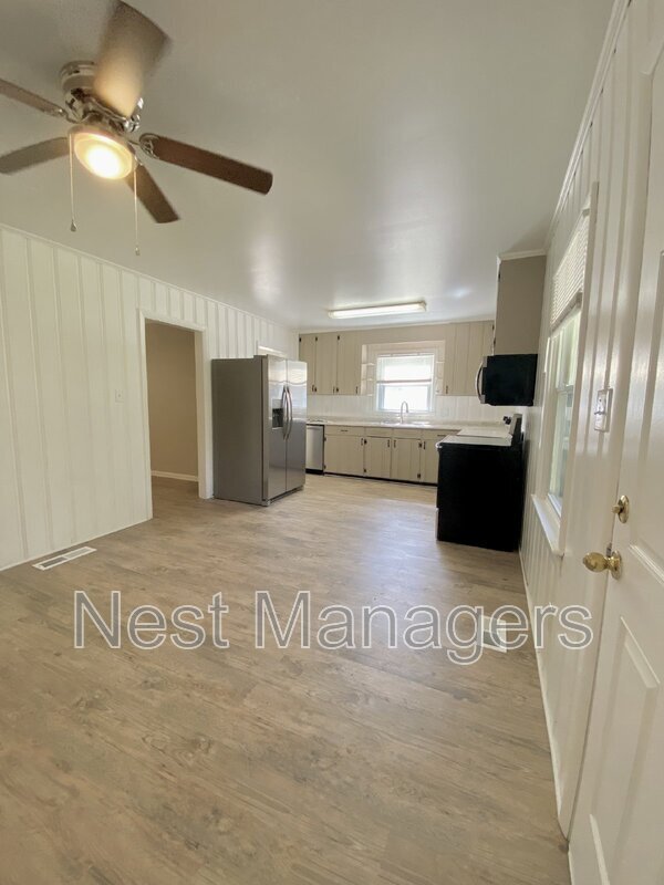 Building Photo - 3808 Hartwell Rd