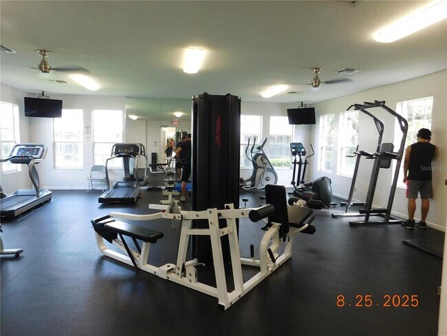 Building Photo - 6100 Stevenson Dr