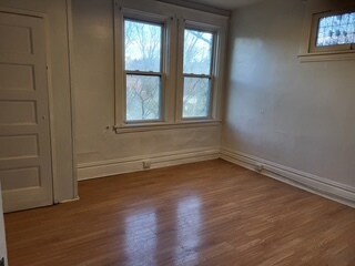Extra room for office or closet space - 406 Grace St