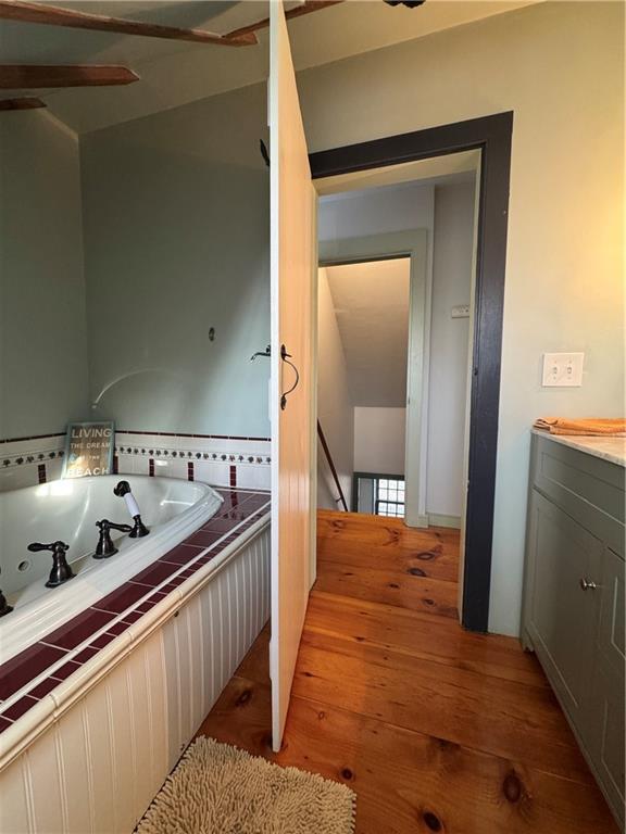 Building Photo - 9 Thames St