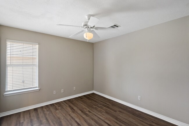 Building Photo - 4003 Southern Trace Ct