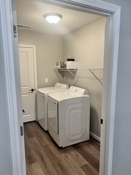 Building Photo - 2393 Pacific St