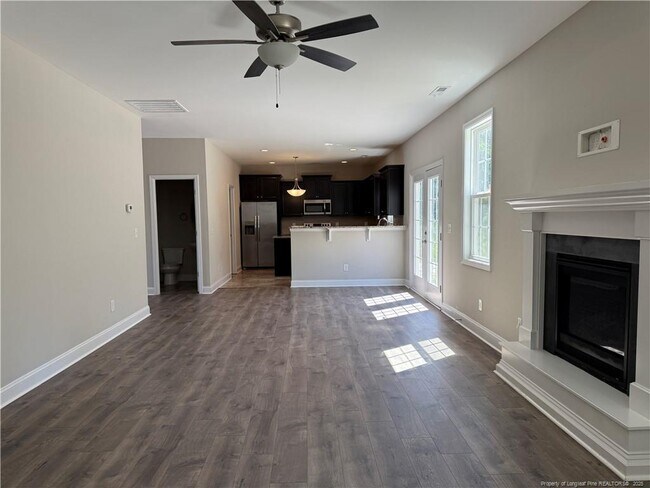Building Photo - 206 Silk Oak Dr