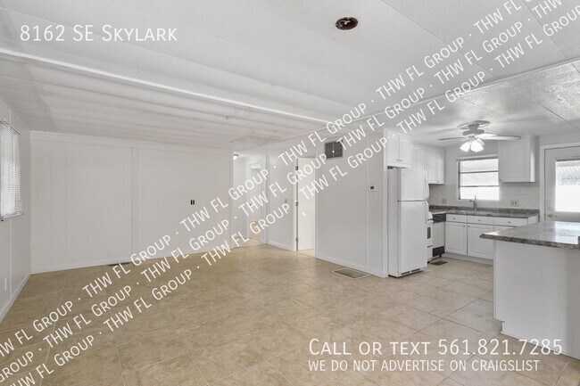 Building Photo - 8162 SE Skylark Ave