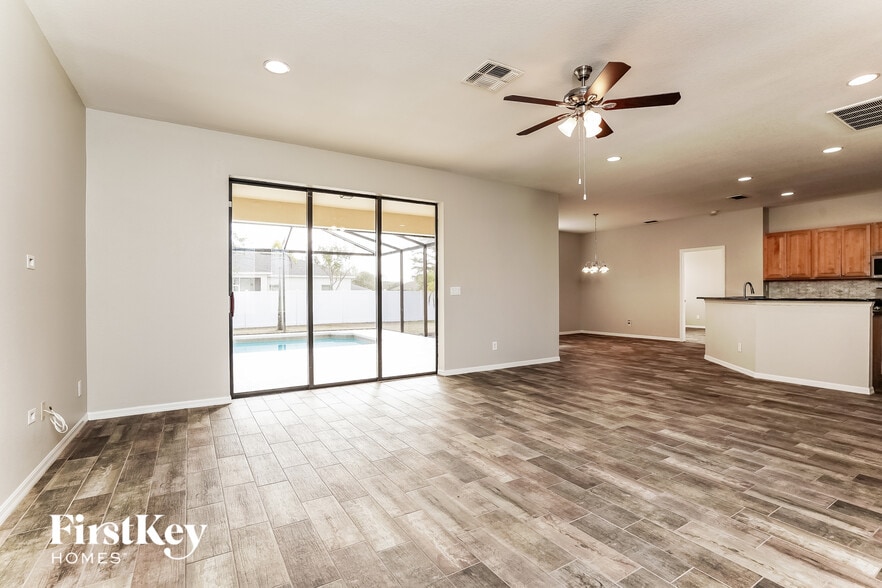 Building Photo - 1829 NW 23rd Ave