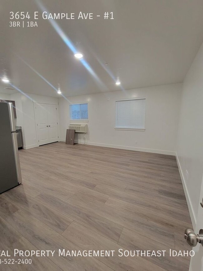 Building Photo - Brand New & Modern 3 Bedroom, 1 Bathroom A...