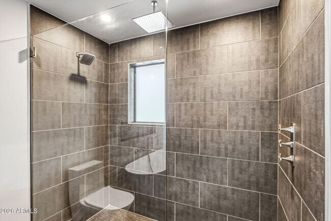 Building Photo - 9046 N 28th St