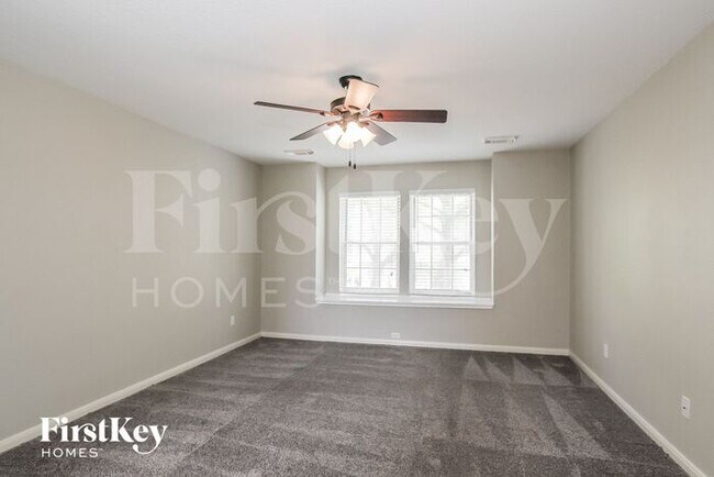 Building Photo - 14827 Willow Hearth Dr