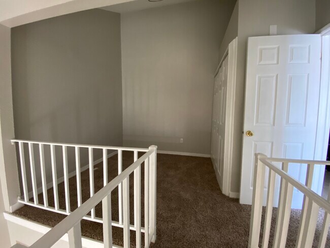 Building Photo - 248 Settlers Park Dr