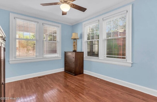 Building Photo - 3 Bed 3 Bath Historic Home