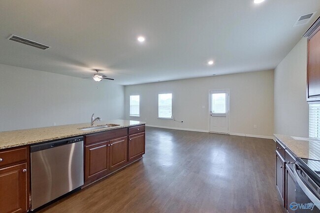 Building Photo - 1067 Pilgrim Ln